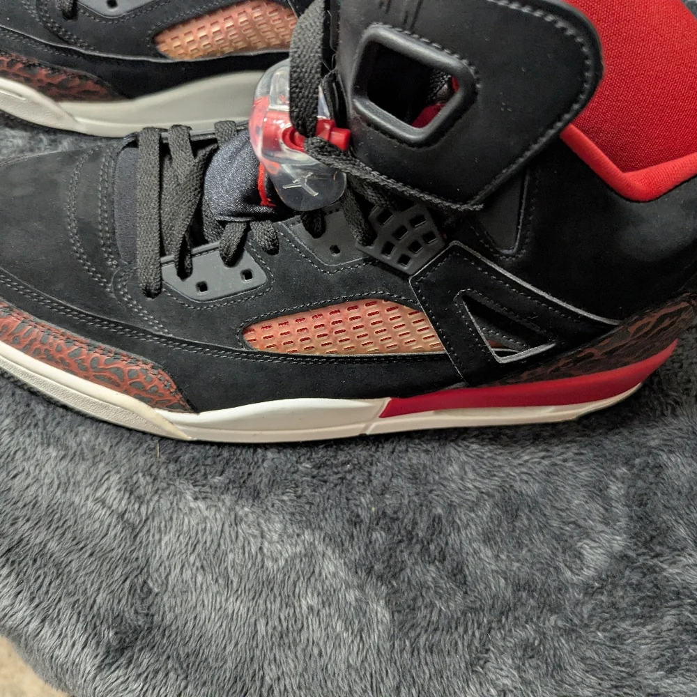 🔥Jordan Spizike Black University Red Cement, Mens 12🔥